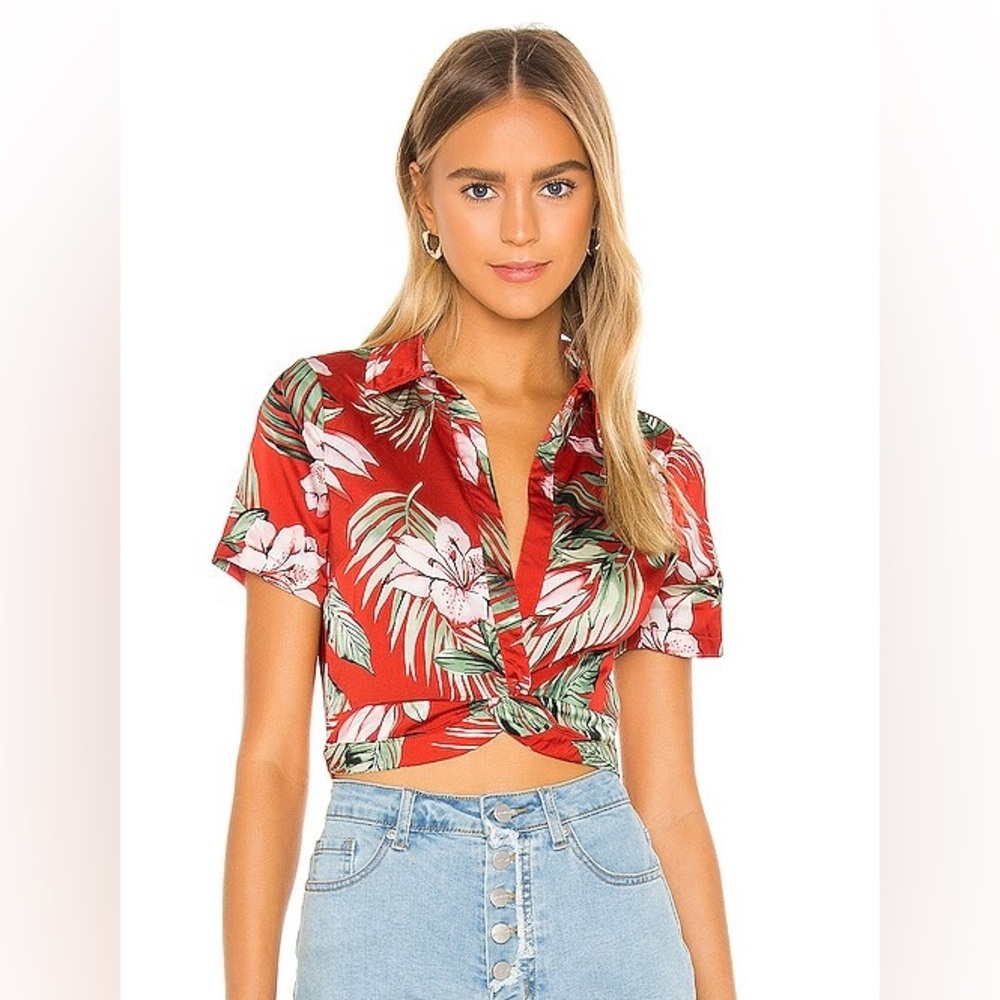 SUPERDOWN Floral Red Knot-Front Hawaiian Women's Top